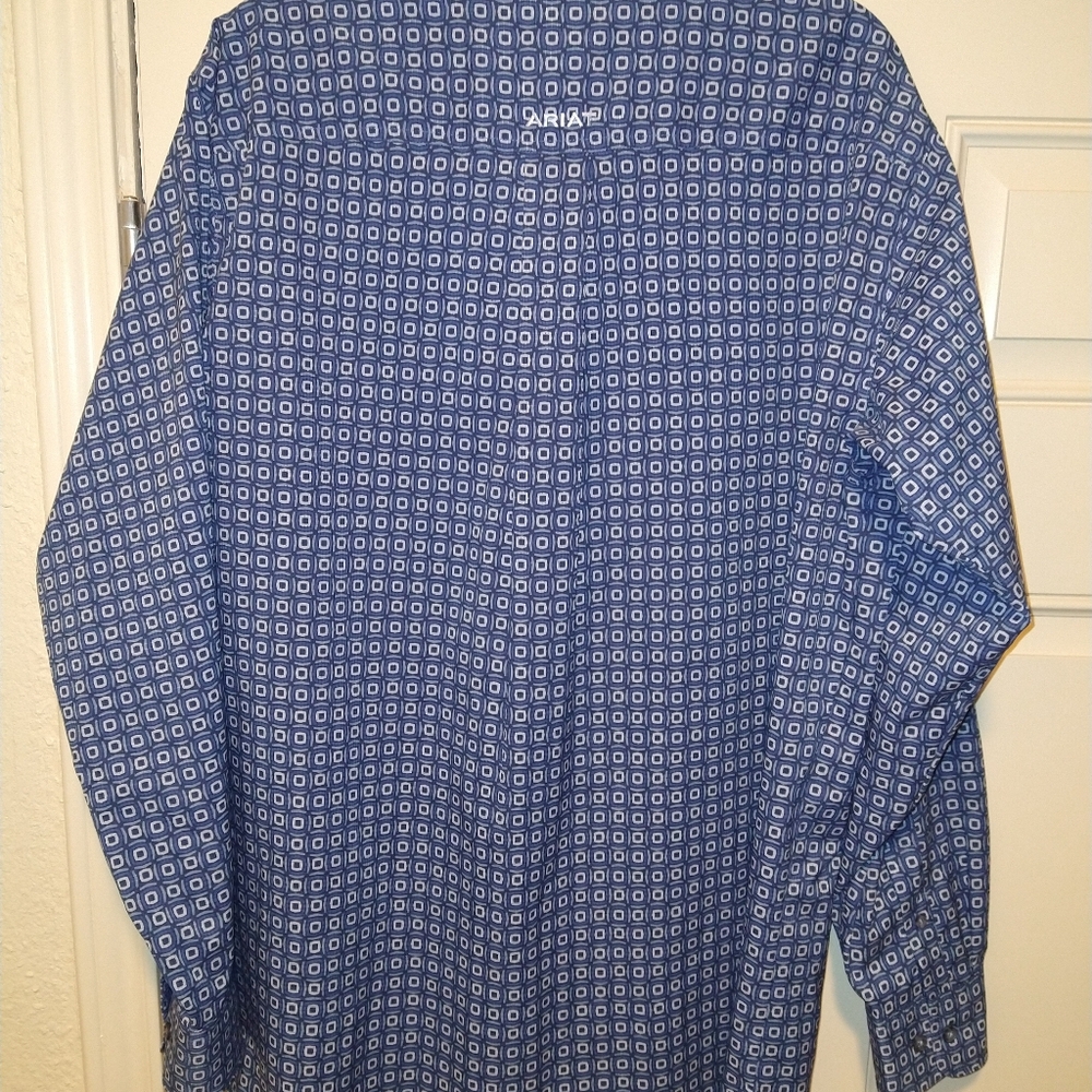 Ariat Tek Geometrical Print Long Sleeve Button Up Shirt Men's sz Medium. - Picture 2 of 9